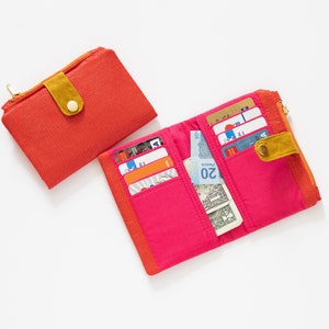 Cartera roja para mujer, cartera brillante mujer, island luxe wallet, cartera elegante vegana, beachside wallet, tourist-chic wallet image 2
