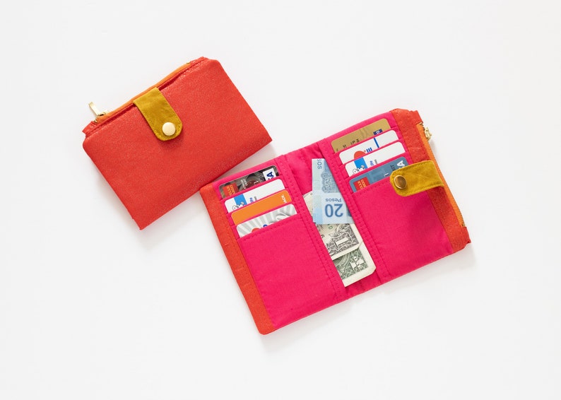 Cartera roja para mujer, cartera brillante mujer, island luxe wallet, cartera elegante vegana, beachside wallet, tourist-chic wallet image 2