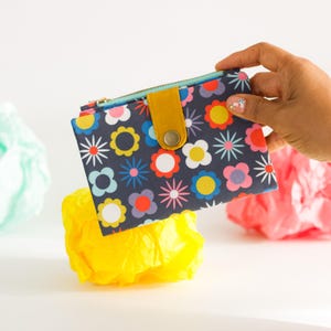 Cartera de margaritas de abuela para mujer, billetera plegable escandinava, linda billetera de viaje, billetera retro organizadora de tarjetas de crédito, billetera floral