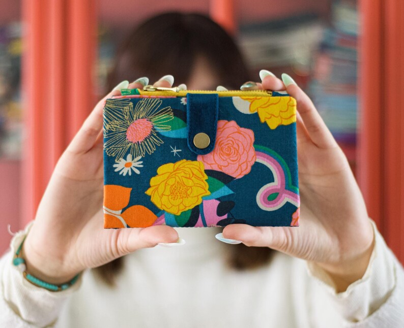 Carteira Flower Power para mulheres, carteira de praia dobrável para mulheres, presente exclusivo para namorada, carteira pequena com zíper imagem 1