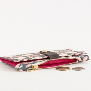 Cartera de mediados de siglo para mujer, cartera de flores escandinava, cartera de flores nórdicas retro, cartera moderna bifold imagen 3