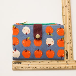 Billetera pequeña de regalo para profesores, idea de regalo de billetera de Apple, billetera pequeña para amantes de Apple, billetera plegable con cremallera