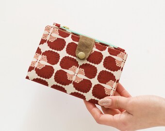 Hedgehog wallet for women, hedgehog lovers, gift for her, zipper wallet credit card, bifold wallet with zipper mint color, travel wallet