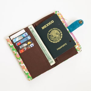 Die glückliche Klee Brieftasche Reise, bunte Reisebrieftasche für Frauen, Reisepasshülle für Frauen, Reisepasshülle mit Münzfach