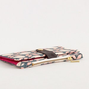 Cartera de mediados de siglo para mujer, cartera de flores escandinava, cartera de flores nórdicas retro, cartera moderna bifold imagen 5