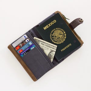 carteira de viagem para homens organizador de cartão de crédito feito com lona encerada, carteira com zíper bifold, carteira de couro vegano imagem 3