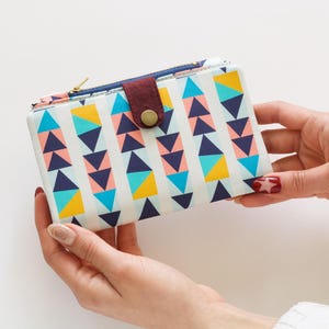 Cartera geométrica para mujer, cartera larga de viaje, cartera con triángulos multicolores para tarjetas de crédito, cartera de algodón con bolsillo con cremallera, cartera abstracta