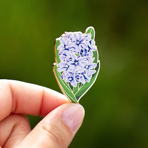 Hyacinth Floral Enamel Pin, Purple Flower Accessory, Nature Lover Jewelry Gifts, Botanical Plant Lapel Brooch, Accessories for Gardeners