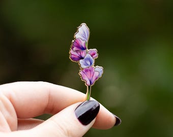Sweet Pea Floral Enamel Pin, April Birth Flower, Botanical Jewelry