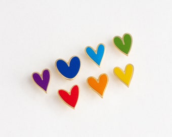 Mini Rainbow Hearts (7) Enamel Pin Set, Colorful Love Lapel Badges, Artist Gifts, Heart-Shaped Accessories, Rainbow Backpack Pins, Gift Idea
