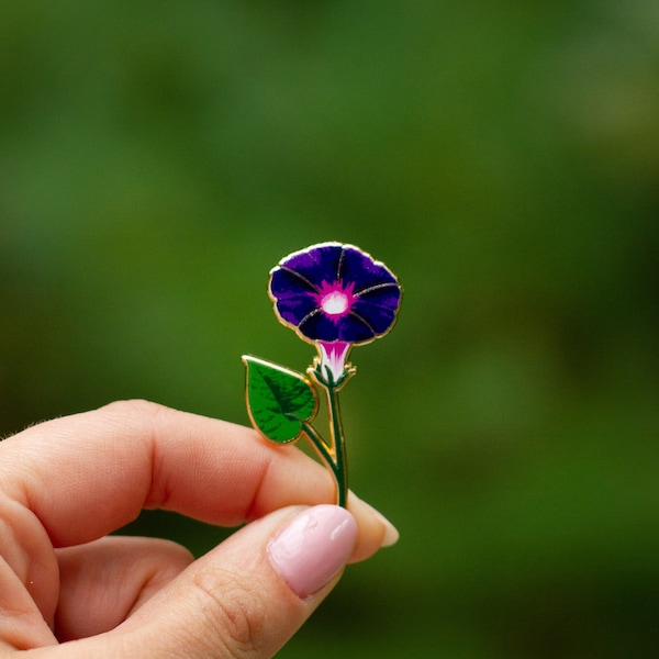 Morning Glory Floral Enamel Pin, September Birth Month Flower, Purple Flower Brooch, Botanical Badge, Plant Enthusiast Accessory, Gift Idea