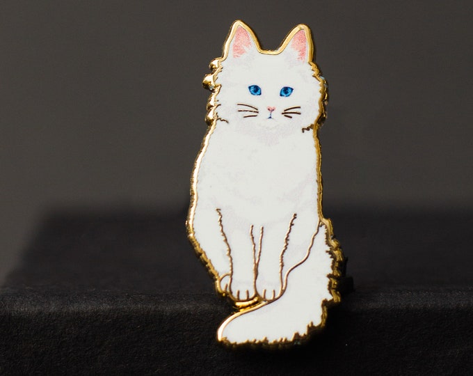 RETIRING White Cat Enamel Pin, Feline Lapel Pin, Pet Lover Accessory, Cat Breed Badge, Cat Owner Gift, Animal Jewelry, Kitty, Snowy Cat Pin