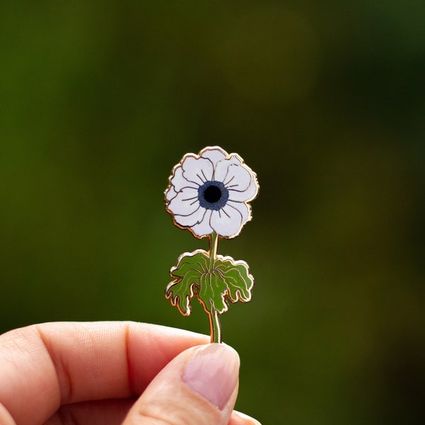 RETIRING White Anemone Floral Enamel Pin, White Anemone Gift, Flower Lover Pin, White Anemone Badge, White Anemone Brooch Pin, Botanical