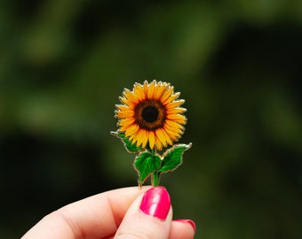Sunflower v2 Floral Enamel Pin, Bright Floral Lapel Pin, Botanical Brooch, Nature Lover Gift, Garden Accessory, Yellow Flower