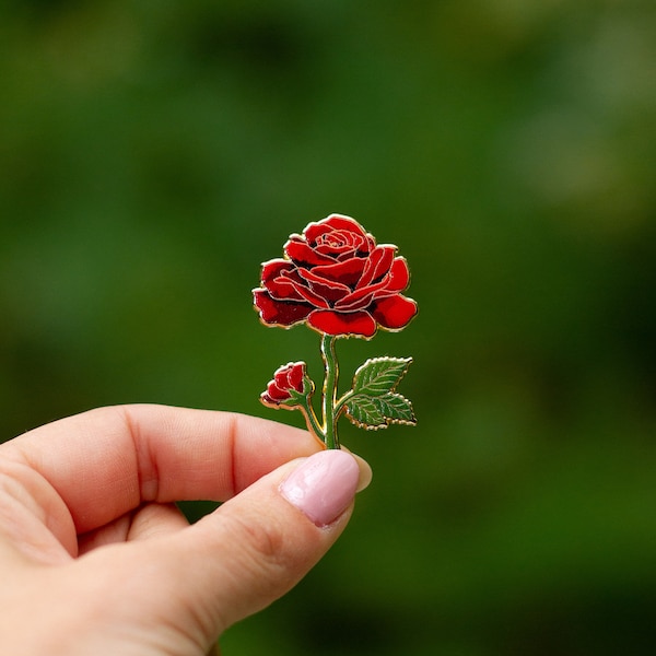 Red Rose v2 Floral Enamel Pin, June Birth Month Flower, Love Symbol, Nature Accessory, Botanical Badge, Romantic Gift, Garden Flower Pin
