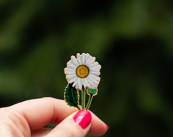 Shasta Daisy Enamel Pin, Gold Plated Floral Brooch, April Birth Flower