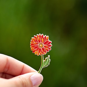 Gerbera Daisy Floral Enamel Pin, April Birth Month Flower, Orange Flower, Botanical Brooch, Nature Lover, Spring Bloom, Garden Enthusiast