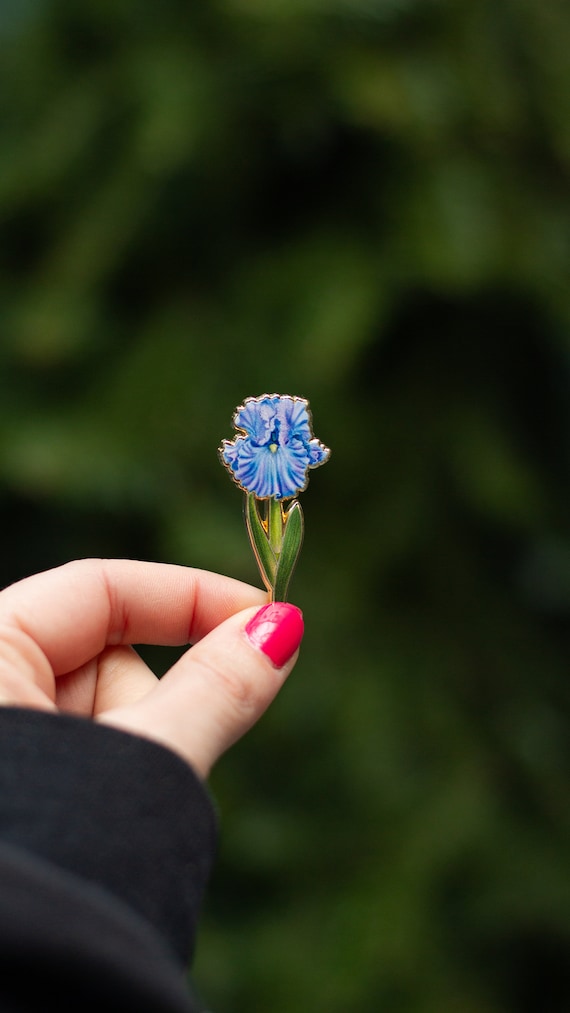 Bearded Iris Floral Enamel Pin, Blue Flower Accessory, Nature Lover Jewelry Gifts, Botanical Brooch, Unique Accessories, Gift for Gardeners