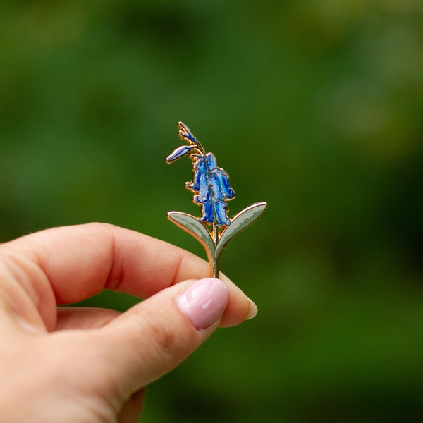 Bluebell Enamel Pin, Spring Flower Brooch, Garden Enthusiast Jewelry, Floral Lapel Pin, Nature Lover Accessory, Botanical Badge, Gift Idea