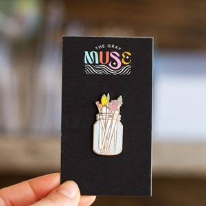 Pinceles en frasco, pin de esmalte, pin de solapa de artista