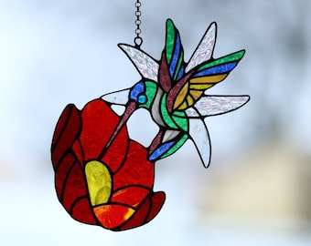 Hummingbird stained glass suncatcher Window hanging Hummingbird Living room decor Bird sun catcher Mother's day gift Stain glass art