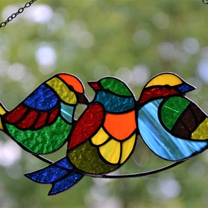 Attrape-soleil en vitrail Oiseaux sur une branche Cadeau de Noël Suspension pour fenêtre Oiseaux multicolores Décoration murale Suspension de jardin Décoration de salon image 6