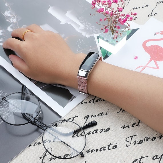 Bracelet connecté Fitbit Luxe, en métal, milanais, en acier inoxydable
