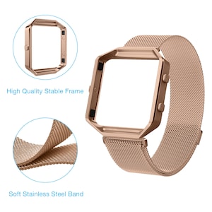 K&ouml;nnte beinhalten: Ein ros&eacute;goldenes Metall-Armband mit einem passenden ros&eacute;goldenen Metallrahmen. Das Armband besteht aus einem weichen, flexiblen Edelstahlgeflecht. Der Rahmen ist f&uuml;r eine quadratische Smartwatch konzipiert.