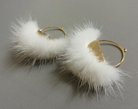 necklace Charm 2 pcs Indie Pink ECT0039-IP Half moon mink fur pendant Natural Genuine Mink Pom pom Tassel supply for earrings