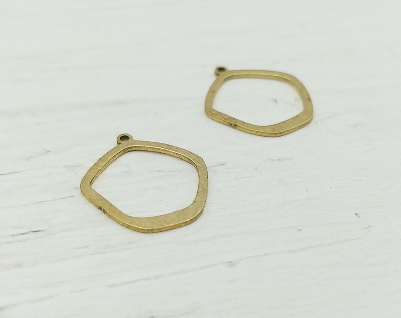 2 PCS basic supply for girl earrings EM00218-17 basic finding 17 x 15 mm Raw Brass Hexgon Frame free line pendant necklace pendant