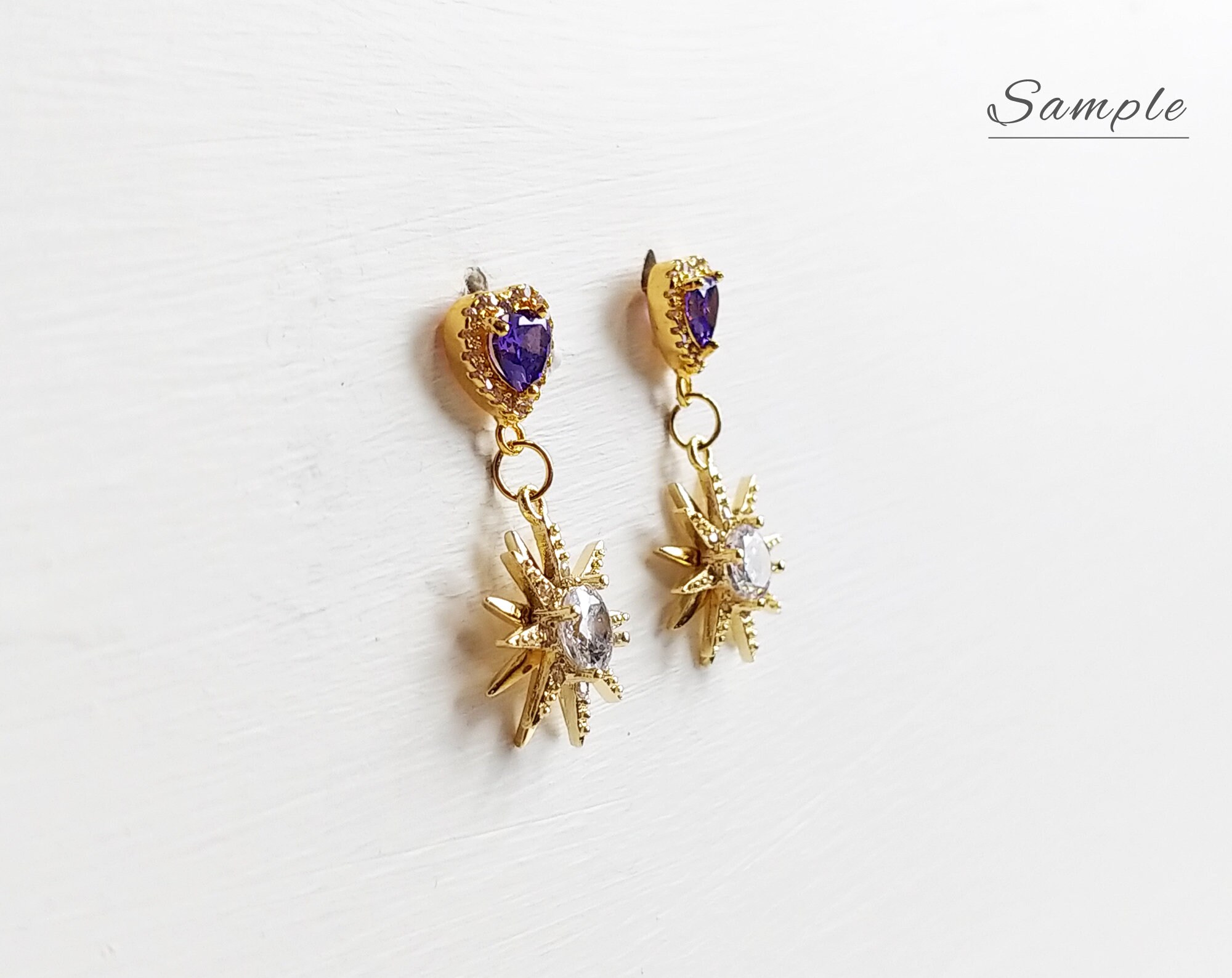 2 PCS - Light Siam, 10.5x8.5mm Gold Plated Brass, Heart