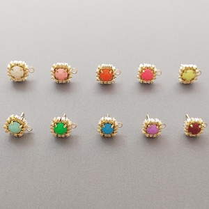 2 ST - 10 färger, 10 mm mini fyrkantiga kristallpärlor med ögla, örhängen i glas [EH0095]