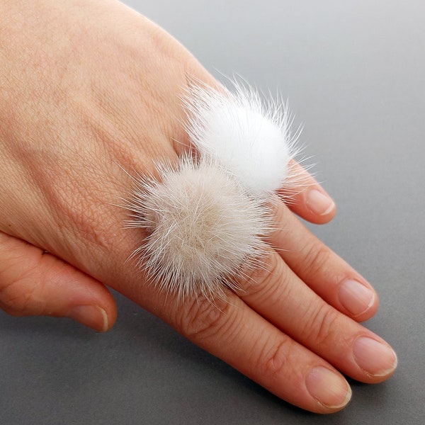 1 PC - (Ring) White Ivory Beige, Gold Ring with Mink fur ball, 30mm mink, 30 colors, Adjustable Ring, real genuine pompom EB0045