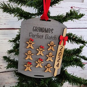 Perfekte Stapelverzierung | Benutzerdefinierte Weihnachtsschmuck | Urlaub Dekor | Handgemachte Holzverzierung | Laser cut Ornament | Familie Ornament