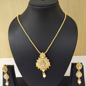 Chain sales pendant set