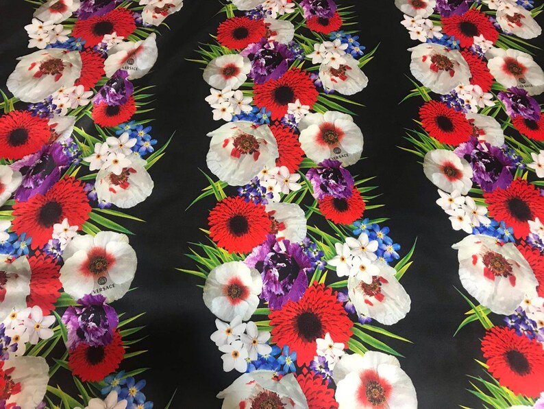Collection de fleurs en tissu de soie. Tissu pour robe ...