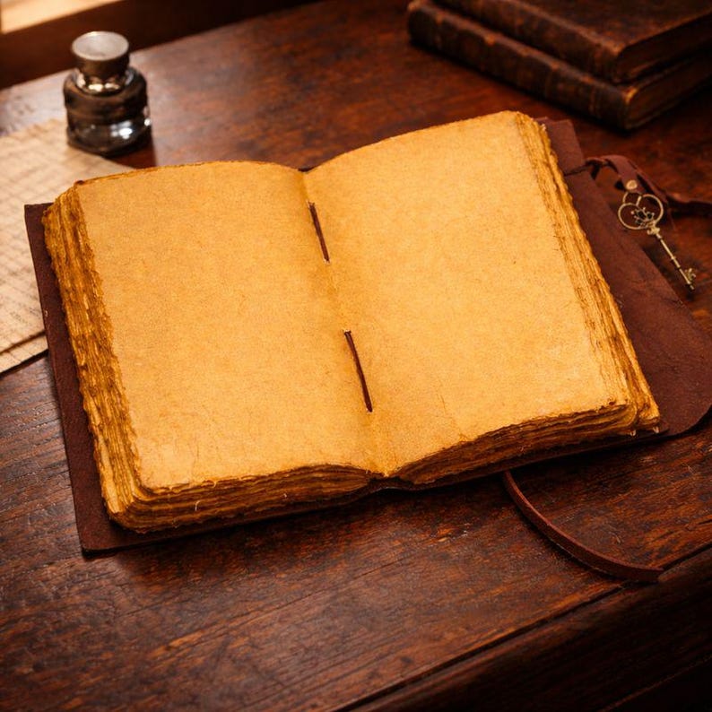 Leather Journal, Handmade Vintage Diary, 240 Pages Thick Handmade Paper, leather bound Travel notebook with Key for Women & Men immagine 4