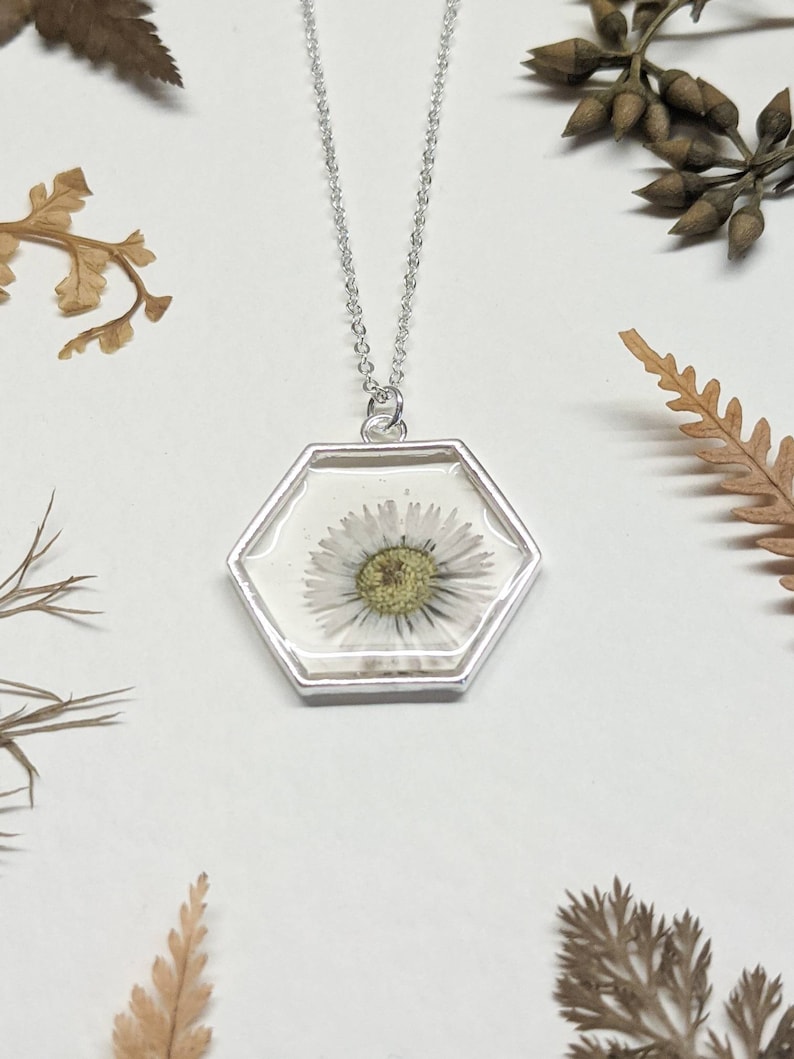 Resin Real flower Choose plated or Sterling chain Handmade Silver plated hexagon Handmade Daisy pendant necklace Pressed flowers