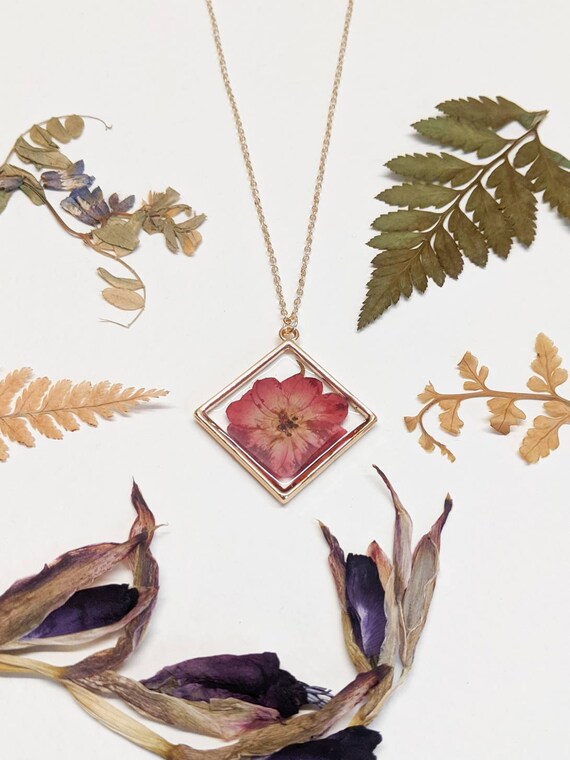 Red Rose pendant necklace. Real flower Rose in a gold diamond | Etsy