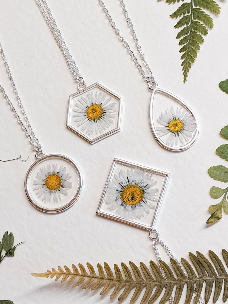 Resin Real flower Choose plated or Sterling chain Handmade Silver plated hexagon Handmade Daisy pendant necklace Pressed flowers