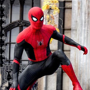 The Far From Home Spiderman Cosplay Costume Suit Tom Holland Costume Spiderman Cosplay Costume，Customized Handmade Movie Prop