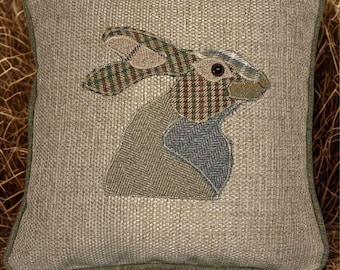 Cuscini in tweed fatti a mano con animali / Applicazioni di lepre e fagiano / Copricuscini in lana country