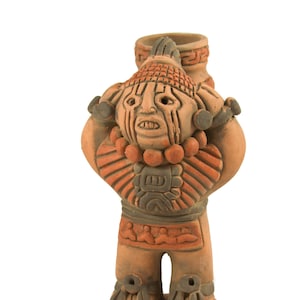 Xipe Totec Aztekische mexikanische Keramikfigur – für den Innen- und Außenbereich, L 11 x H 20 cm – ethisch unbedenklich aus Mexiko