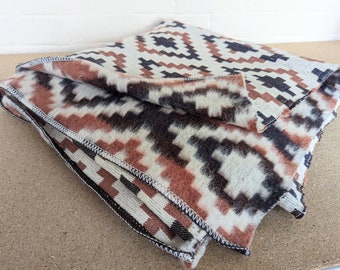 100% Wool Blanket Handmade In Ecuador / Large Reversible Blanket Throw / Blanket in Rustic, Boho Style / Blanket in Grey and Brown colours