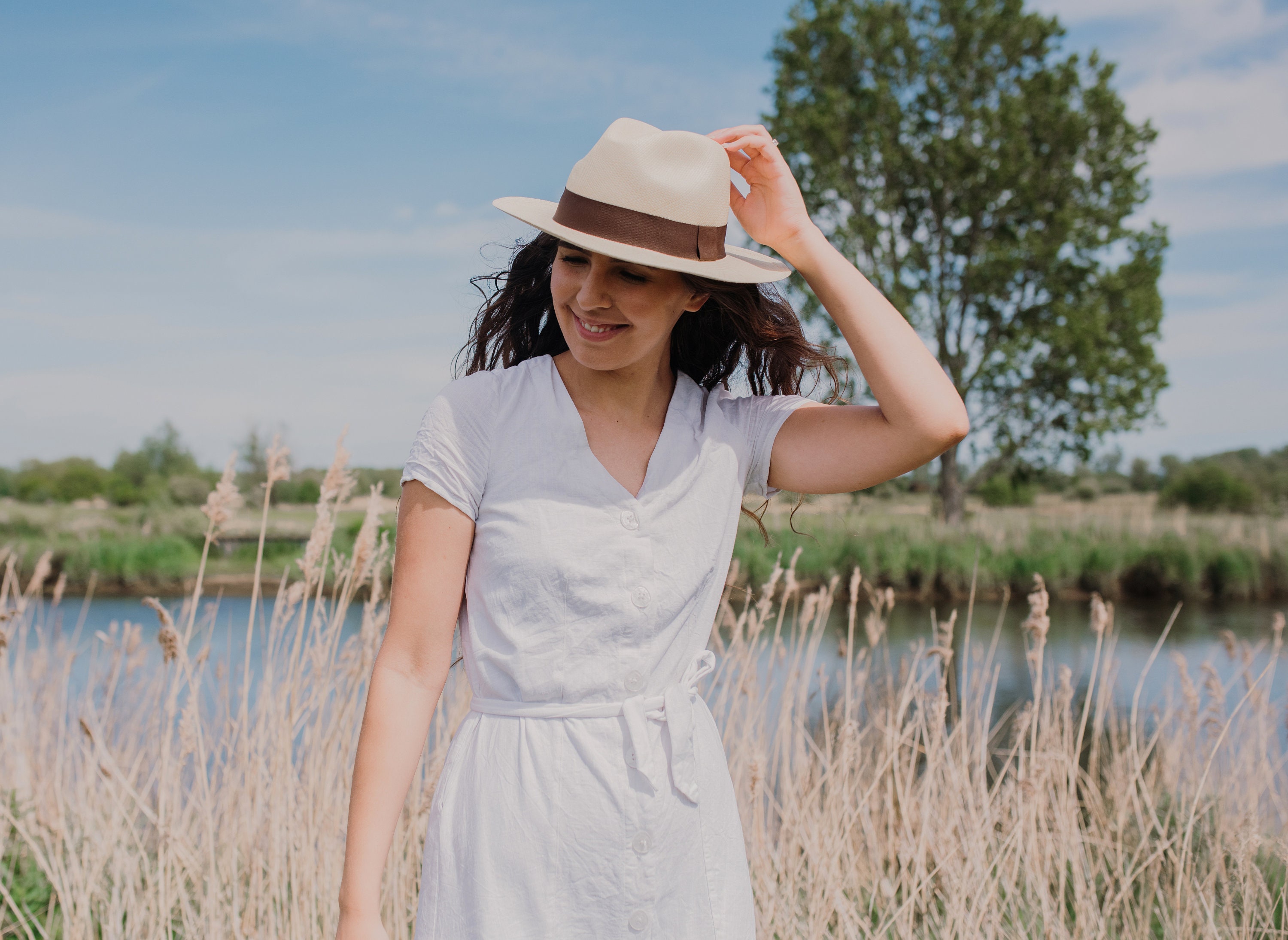 Fedora Panama Hat - Handwoven in Ecuador - Unisex - Natural 