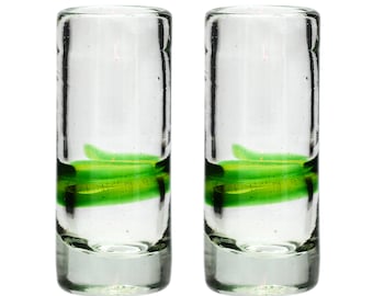 Mundgeblasene gemischte grüne Streifen Shot / Tequila Gläser - aus recyceltem Glas