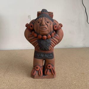 Xipe Totec Figura messicana in ceramica azteca - Uso interno o esterno L11xH20cm - Provenienza etica dal Messico