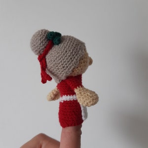 Crochet Pattern, Christmas, Santa's Family Finger Puppets image 5