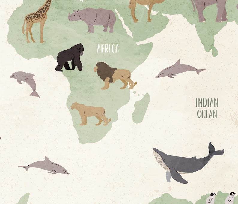 K&ouml;nnte beinhalten: Eine Weltkarte mit Illustrationen von Tieren aus verschiedenen Kontinenten. Die Karte zeigt Afrika mit einer Giraffe, einem Nashorn, einem Gorilla, einem L&ouml;wen und einem Leoparden. Der Indische Ozean ist mit einem Wal, Delfinen und Pinguinen dargestellt.