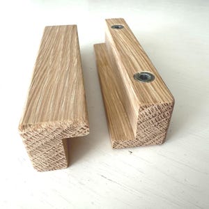 Onbewerkte eikenhouten kastgrepen, minimalistische L-vormige houten ladehandgrepen, onbewerkt massief eikenhouten meubelbeslag